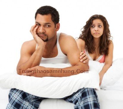 Động viên an ủi chia sẻ giúp chồng vượt qua yếu tốt tâm lý